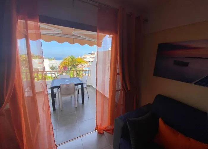 Primo Piano Con Vista Piscina E Parziale Vista Mare Apartamento
